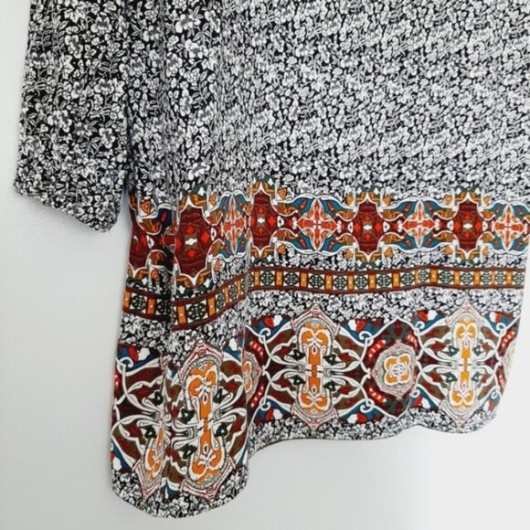 RIPE Boho Light Tunic Blouse B&W Floral Pattern Multicolor Hem Sz M - Picture 9 of 13